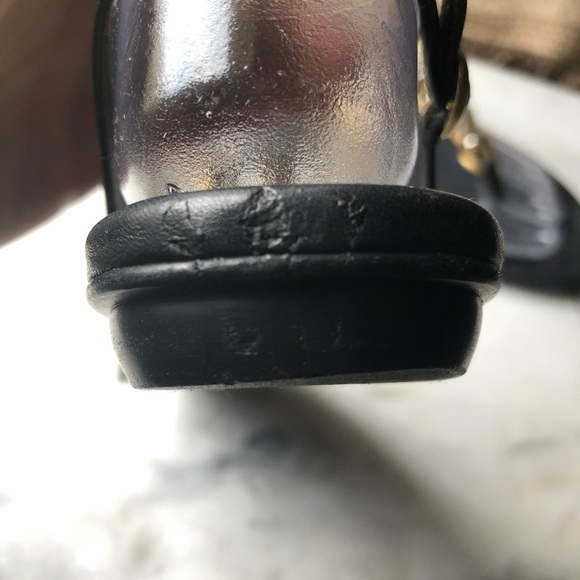 CHANEL Lambskin crystal encrusted gold link sandal - Picture 4 of 16